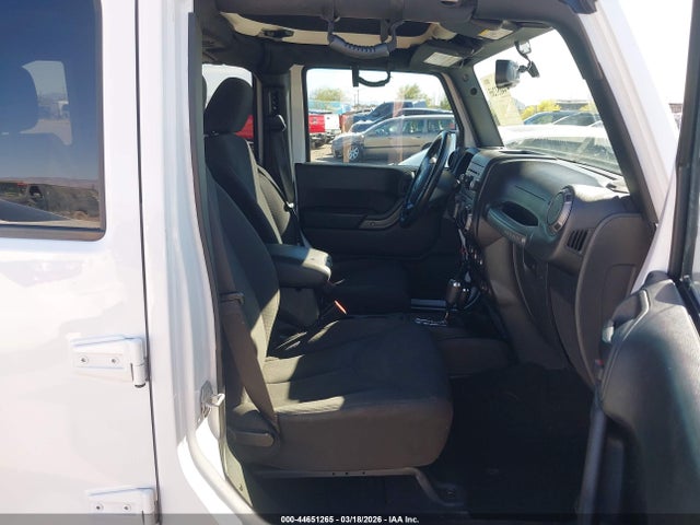 2018 JEEP WRANGLER JK UNLIMITED 1C4BJWDG2JL814747 Photo 4