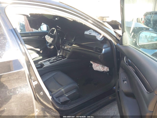 1HGCV1F33KA127748 Honda Accord Sport