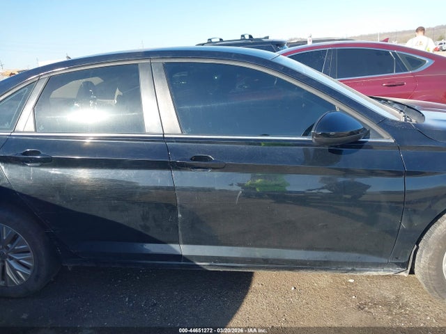 Продажа на аукционе авто 2019 Volkswagen Jetta 1.4t R-line/1.4t S/1.4t Se, vin: 3VWCB7BUXKM142692, номер лота: 44651272