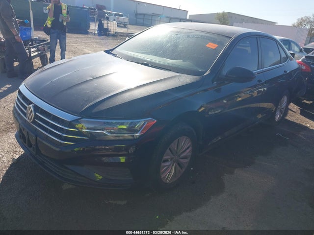 Продажа на аукционе авто 2019 Volkswagen Jetta 1.4t R-line/1.4t S/1.4t Se, vin: 3VWCB7BUXKM142692, номер лота: 44651272