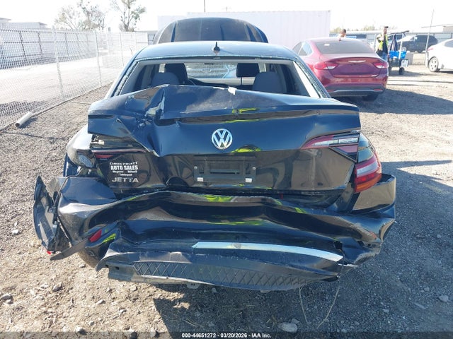 Продажа на аукционе авто 2019 Volkswagen Jetta 1.4t R-line/1.4t S/1.4t Se, vin: 3VWCB7BUXKM142692, номер лота: 44651272