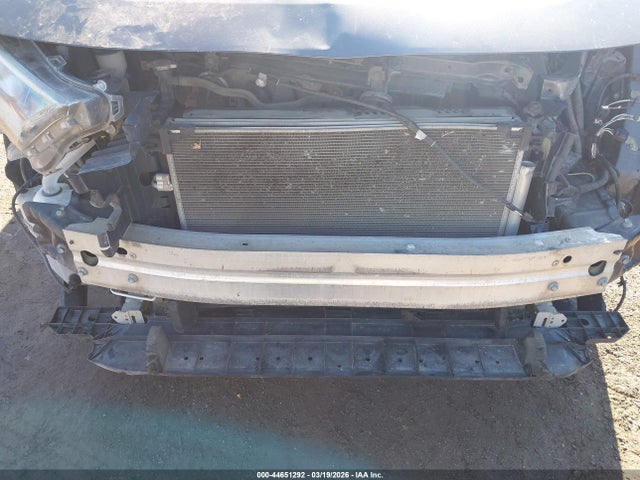 2T3A1RFV3KW068588 Toyota Rav4 Xle Premium