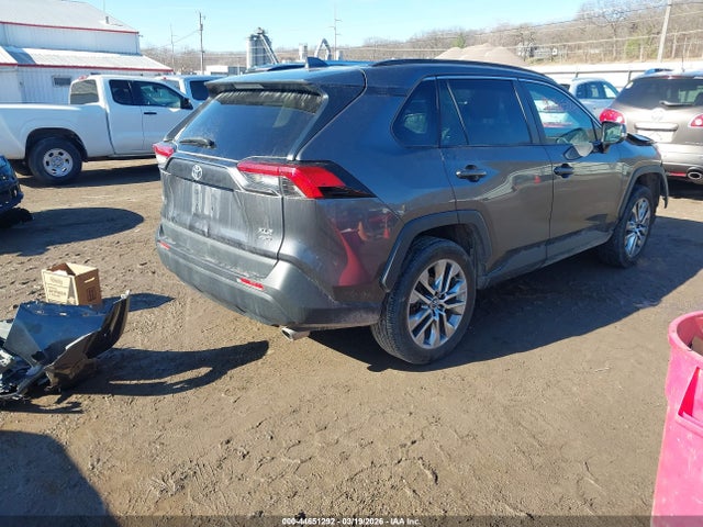2T3A1RFV3KW068588 Toyota Rav4 Xle Premium
