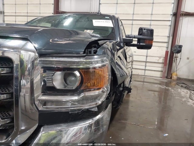 1GT12TEY0JF148078 GMC Sierra 2500hd Slt