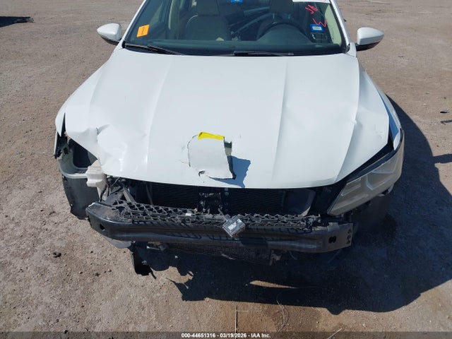 2016 VOLKSWAGEN PASSAT 1VWBT7A36GC024570 Photo 5