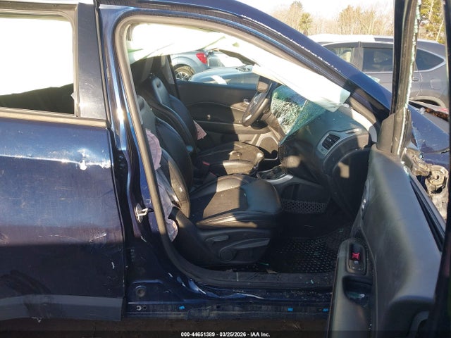 44651389 :رقم المزاد ، 3C4NJDBBXKT602001 vin ، 2019 Jeep Compass Latitude 4x4 مزاد بيع