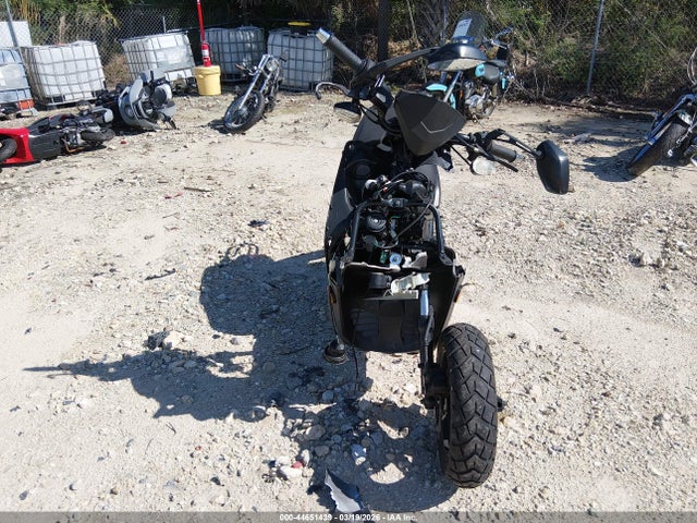 44651439 :رقم المزاد ، L5YTCKAUXR1151770 vin ، 2024 Znen Scooter مزاد بيع