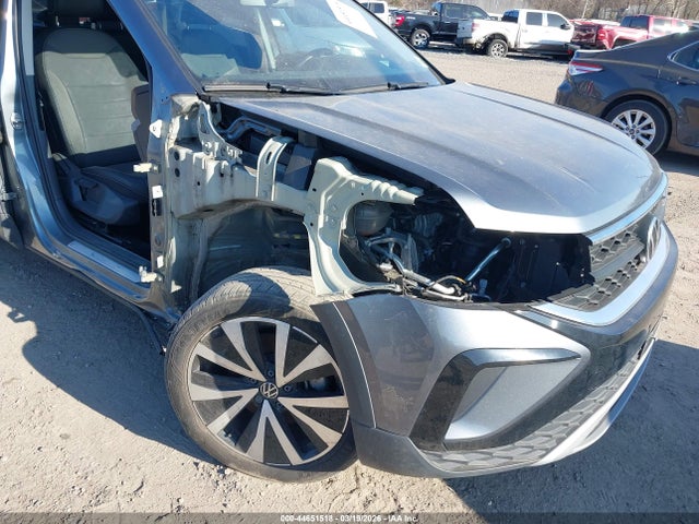 Продаж на аукціоні авто 2022 Volkswagen Taos 1.5t Se, vin: 3VVRX7B20NM072526, номер лоту: 44651518