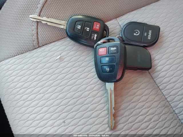 2T1BURHE1GC648805 Toyota Corolla Le Plus