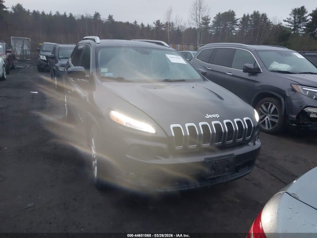 1C4PJMCB9FW687081 Jeep Cherokee Latitude