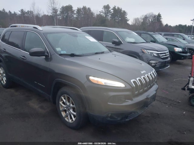 1C4PJMCB9FW687081 Jeep Cherokee Latitude
