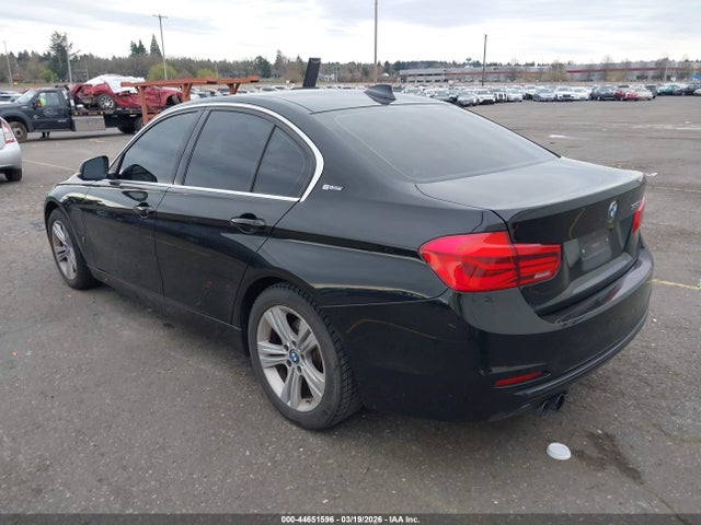 2018 BMW 330E WBA8E1C53JA756920 Photo 2