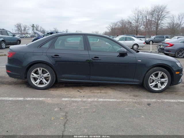44651614 :رقم المزاد ، WAUDNAF4XJA209158 vin ، 2018 Audi A4 2.0t Premium/2.0t Tech Premium مزاد بيع