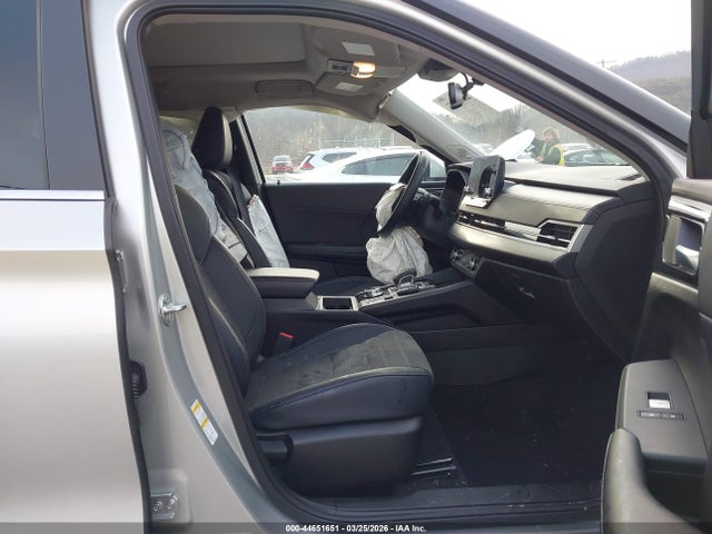 Продаж на аукціоні авто 2024 Mitsubishi Outlander Se 2.5 S-awc, vin: JA4J4VA80RZ085354, номер лоту: 44651651