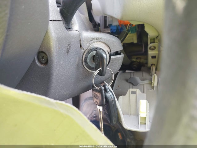 44651652 :رقم المزاد ، 4T1BE32K05U425420 vin ، 2005 Toyota Camry Le مزاد بيع
