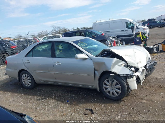 44651652 :رقم المزاد ، 4T1BE32K05U425420 vin ، 2005 Toyota Camry Le مزاد بيع