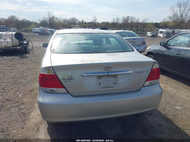 44651652 :رقم المزاد ، 4T1BE32K05U425420 vin ، 2005 Toyota Camry Le مزاد بيع