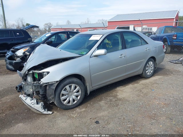44651652 :رقم المزاد ، 4T1BE32K05U425420 vin ، 2005 Toyota Camry Le مزاد بيع