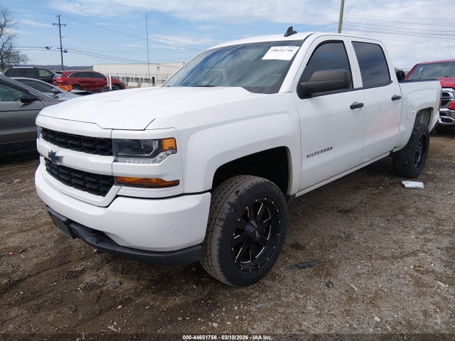Chevrolet Silverado 1500 Custom 2018 3GCUKPEC9JG199280 Image 2