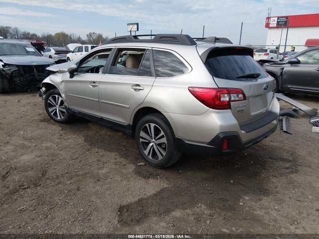 2018 SUBARU OUTBACK 4S4BSANC4J3348875 Photo 2