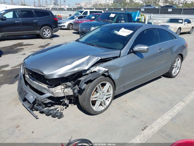 2010 MERCEDES-BENZ E 350 WDDKJ5GB9AF015692 Photo 1