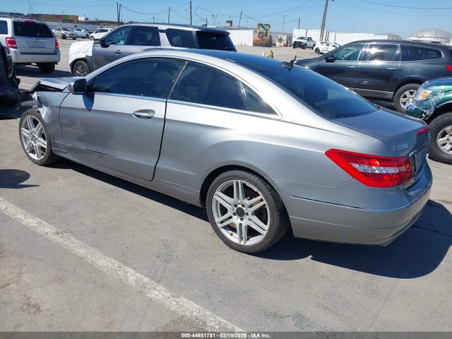 2010 MERCEDES-BENZ E 350 WDDKJ5GB9AF015692 Photo 2