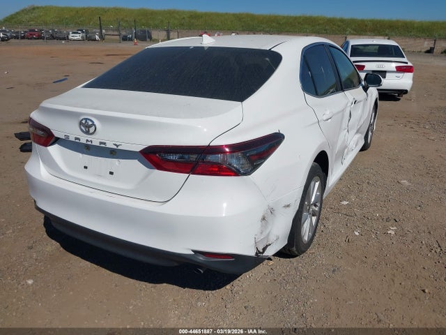2022 Toyota Camry Le მანქანა იყიდება აუქციონზე, vin: 4T1C11AK5NU062697, აუქციონის ნომერი: 44651887