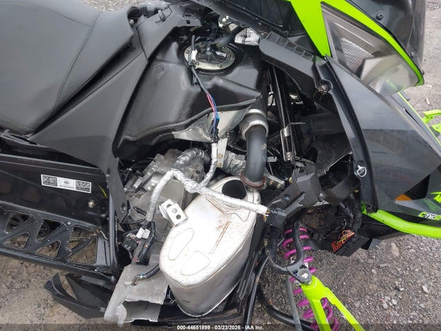 4UF19SNW5KT102374 Arctic Cat Zr 8000