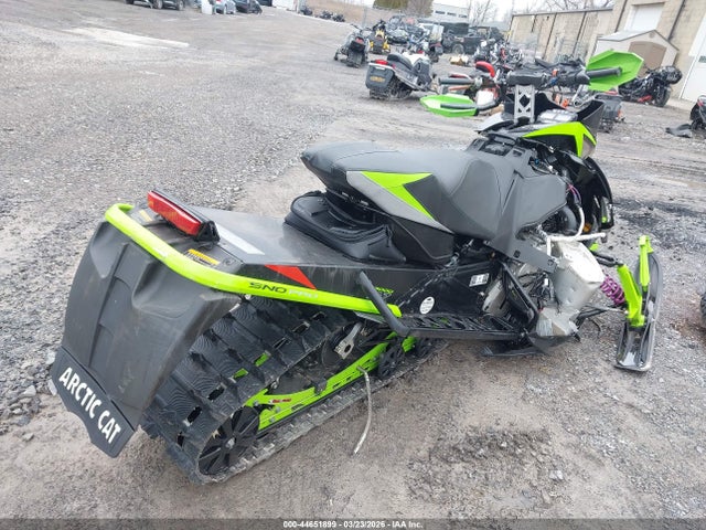 4UF19SNW5KT102374 Arctic Cat Zr 8000