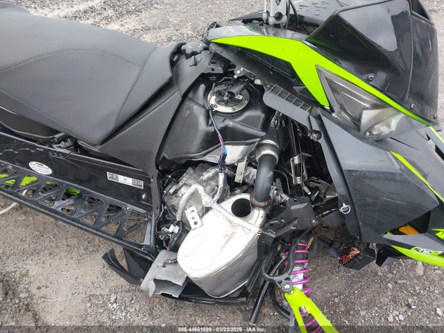4UF19SNW5KT102374 Arctic Cat Zr 8000