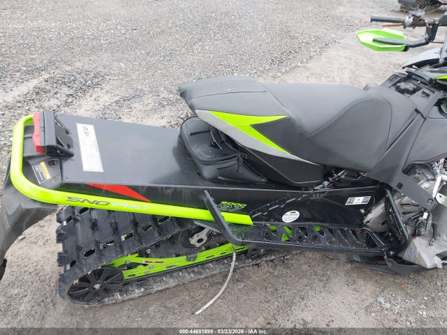 4UF19SNW5KT102374 Arctic Cat Zr 8000