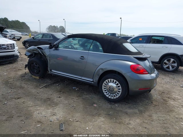 2015 VOLKSWAGEN BEETLE 3VW517AT9FM807446 Photo 2
