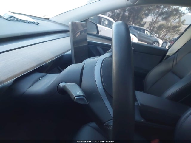 Продаж на аукціоні авто 2022 Tesla Model Y Long Range Dual Motor All-wheel Drive, vin: 7SAYGDEE8NF574691, номер лоту: 44652033