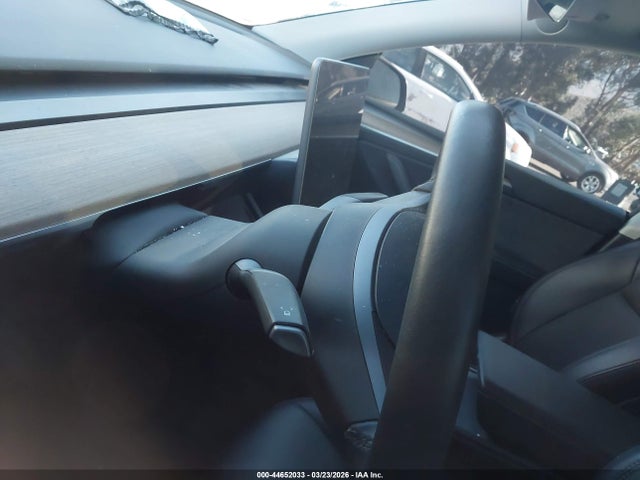 Продаж на аукціоні авто 2022 Tesla Model Y Long Range Dual Motor All-wheel Drive, vin: 7SAYGDEE8NF574691, номер лоту: 44652033