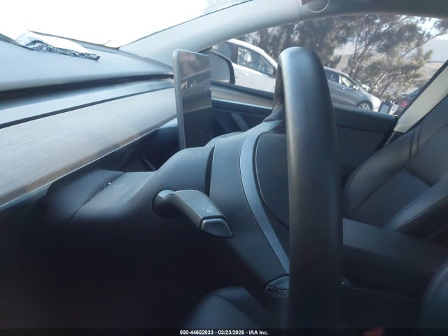 Продаж на аукціоні авто 2022 Tesla Model Y Long Range Dual Motor All-wheel Drive, vin: 7SAYGDEE8NF574691, номер лоту: 44652033