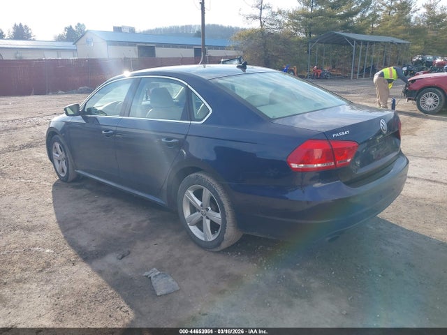 2014 Volkswagen Passat 1.8t Se მანქანა იყიდება აუქციონზე, vin: 1VWBT7A32EC094242, აუქციონის ნომერი: 44652051
