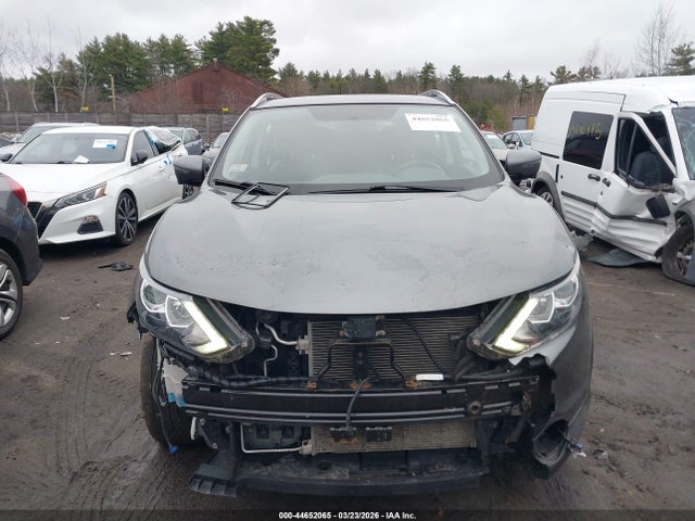 JN1BJ1CR2JW253750 Nissan Rogue Sport Sl