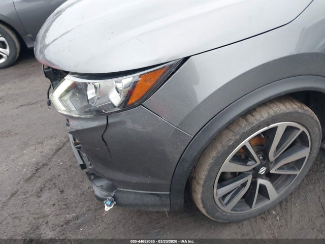 JN1BJ1CR2JW253750 Nissan Rogue Sport Sl