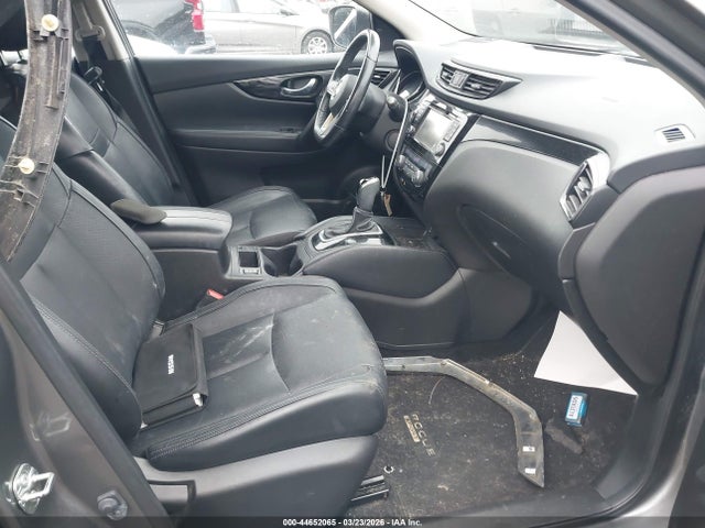 JN1BJ1CR2JW253750 Nissan Rogue Sport Sl