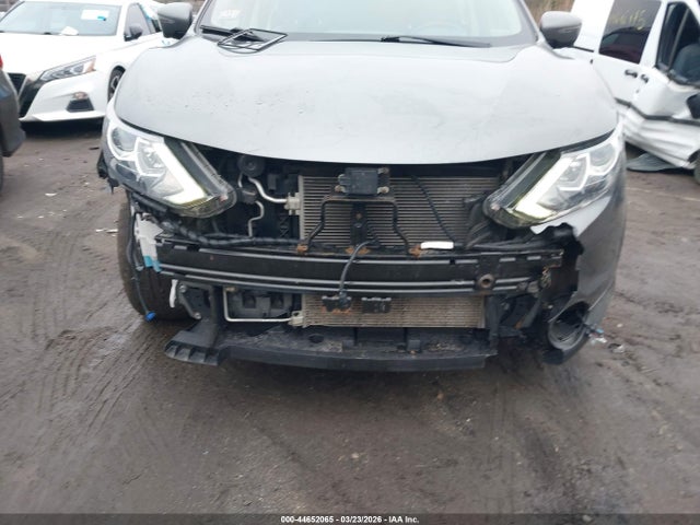JN1BJ1CR2JW253750 Nissan Rogue Sport Sl