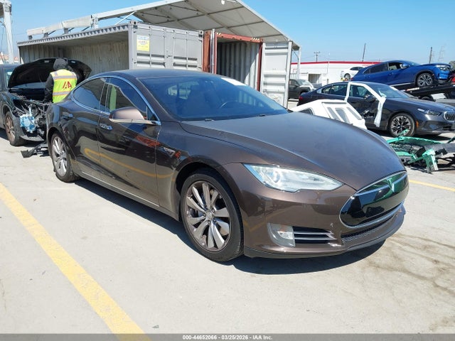 2014 TESLA MODEL S 5YJSA1H18EFP28716
