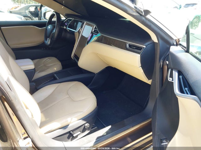 2014 TESLA MODEL S 5YJSA1H18EFP28716 Photo 4