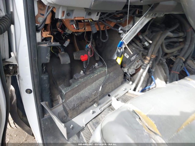 Ford E-350 Cutaway 2014 1FDEE3FL6EDA34370 Image 16