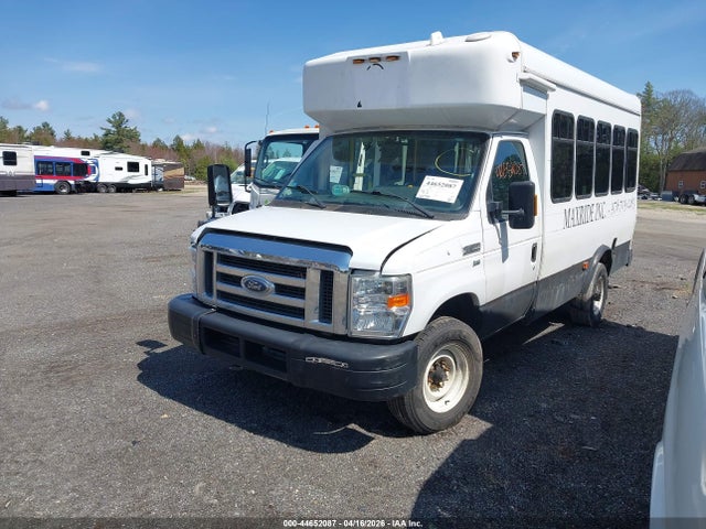 Ford E-350 Cutaway 2014 1FDEE3FL6EDA34370 Image 2