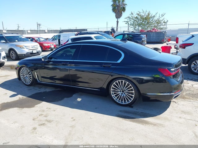 WBA7T2C07MCG11001 BMW 740I