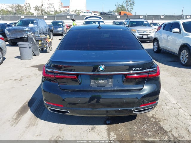 WBA7T2C07MCG11001 BMW 740I