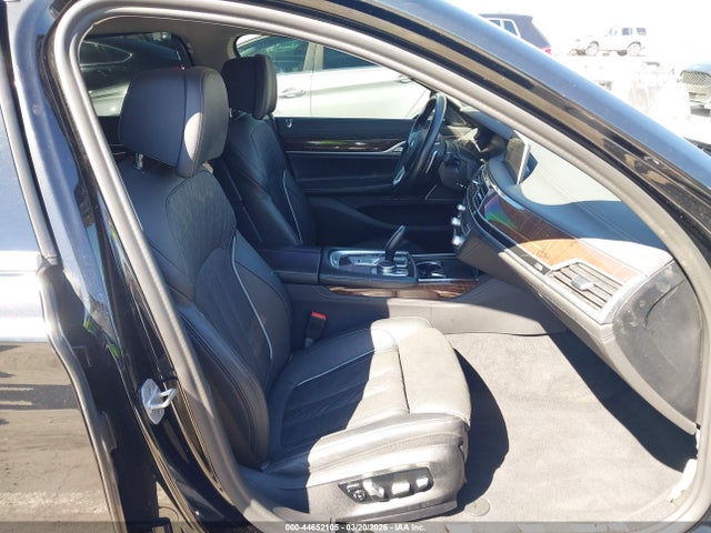 WBA7T2C07MCG11001 BMW 740I