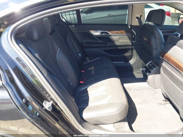 WBA7T2C07MCG11001 BMW 740I