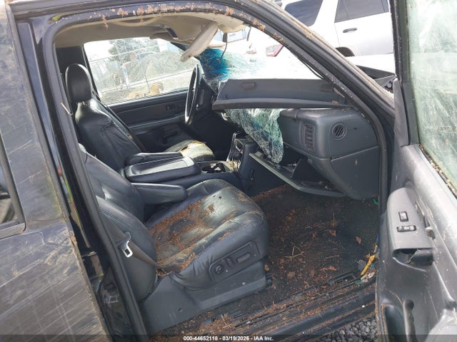44652118 :رقم المزاد ، 3GNEC13T22G121479 vin ، 2002 Chevrolet Avalanche 1500 مزاد بيع