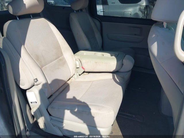 KNDMB5C14G6174478 KIA SEDONA LX